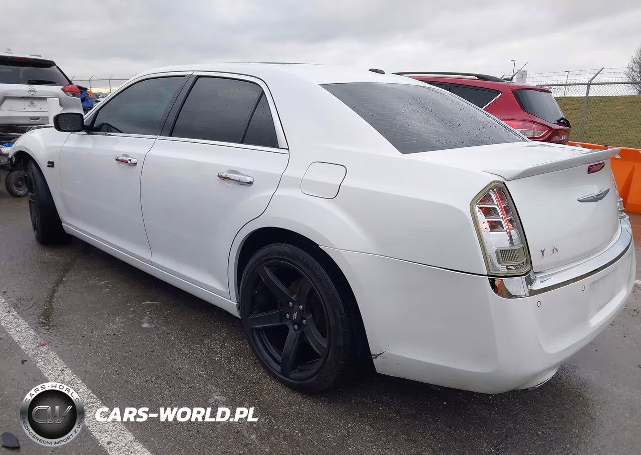 2011 Chrysler 300C VIN:2C3CA6CT6BH528891 - 3