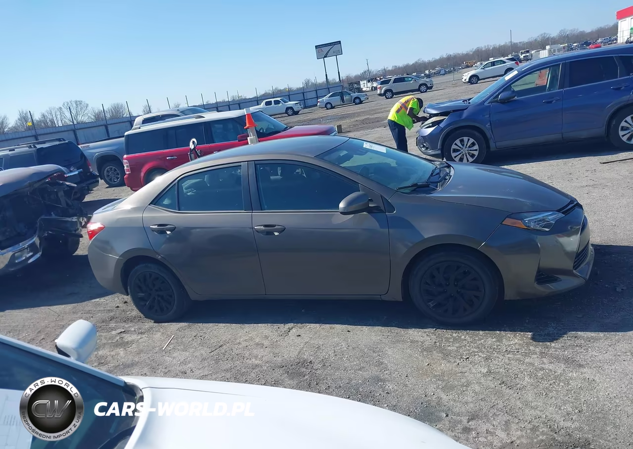 2017 Toyota Corolla Le VIN:2T1BURHE5HC848409 - 13
