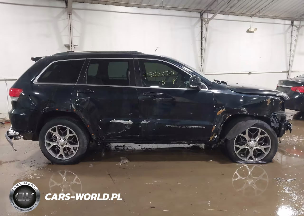 2018 Jeep Grand Cherokee Sterling Edition 4X4 VIN:1C4RJFBGXJC234020 - 13