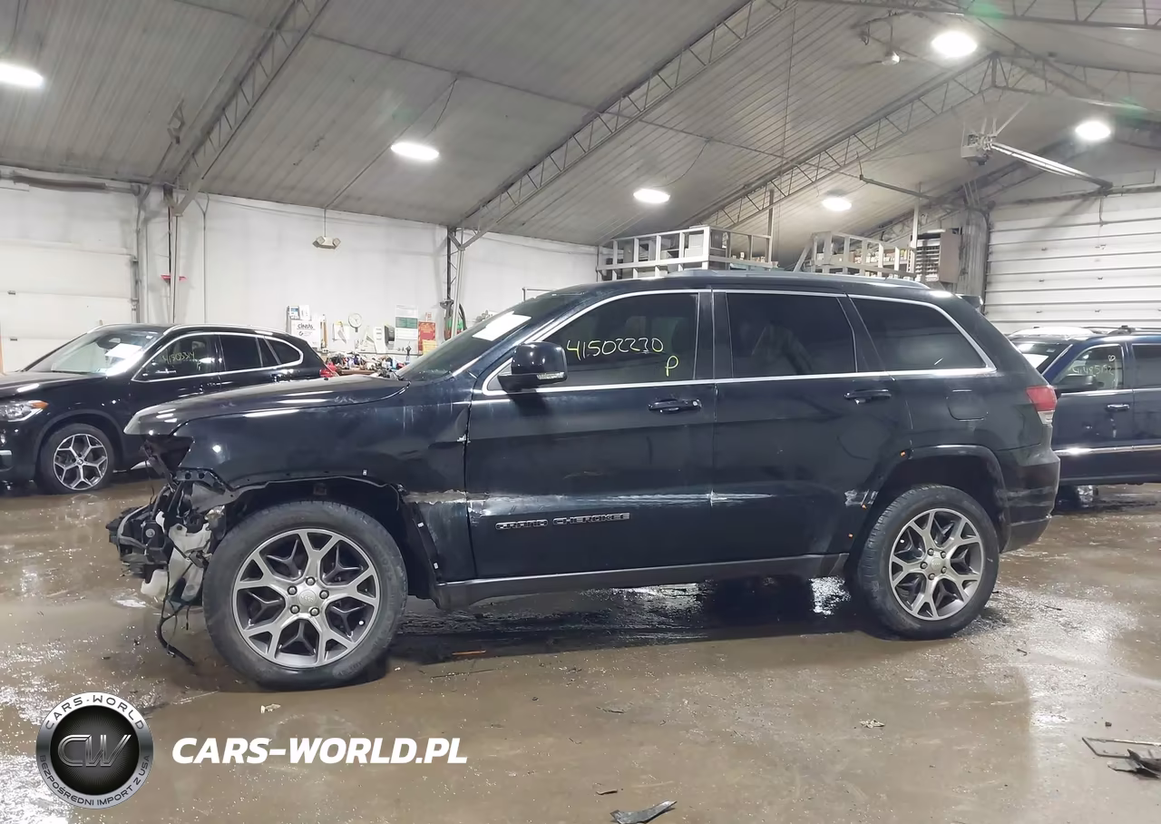 2018 Jeep Grand Cherokee Sterling Edition 4X4 VIN:1C4RJFBGXJC234020 - 14