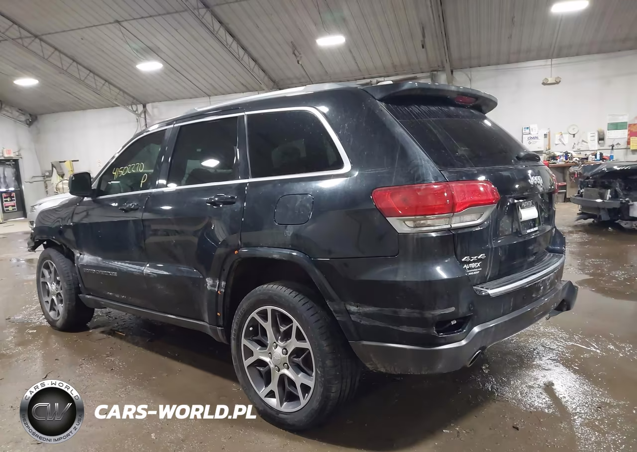 2018 Jeep Grand Cherokee Sterling Edition 4X4 VIN:1C4RJFBGXJC234020 - 3