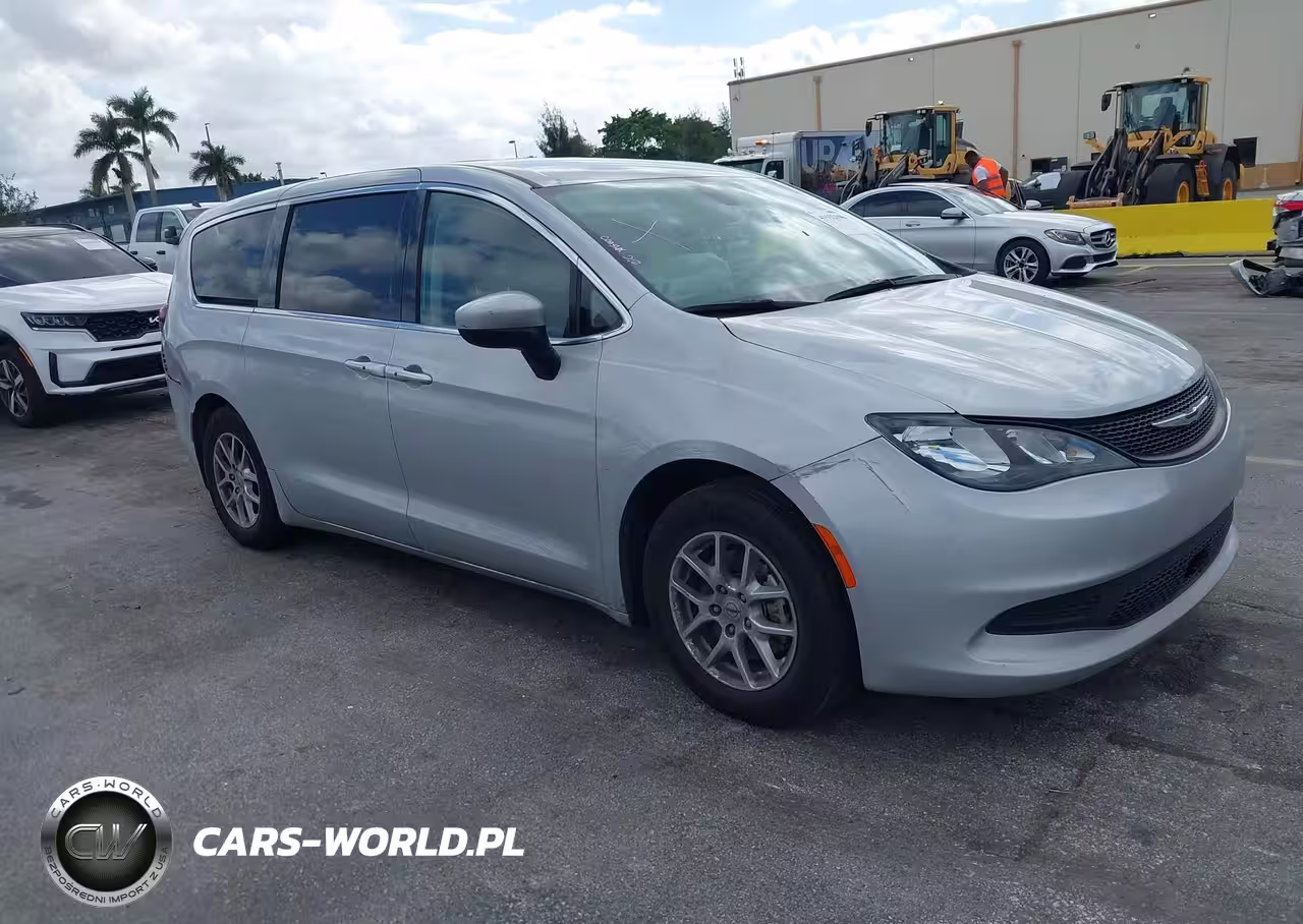 2022 Chrysler Voyager Lx