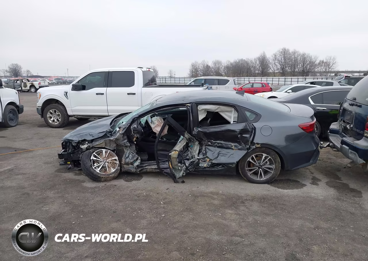 2024 Kia Forte Lxs VIN:3KPF24AD4RE837769 - 13