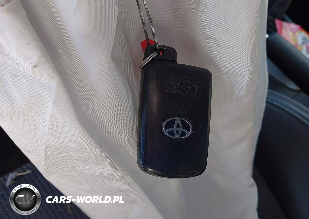2016 Toyota Corolla S Plus VIN:5YFBURHE3GP460075 - 11