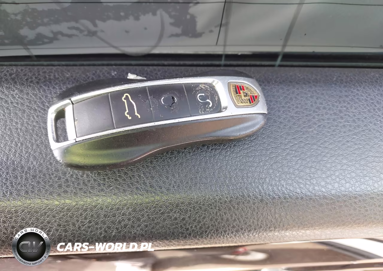 2019 Porsche Cayenne VIN:NY77620 - 11