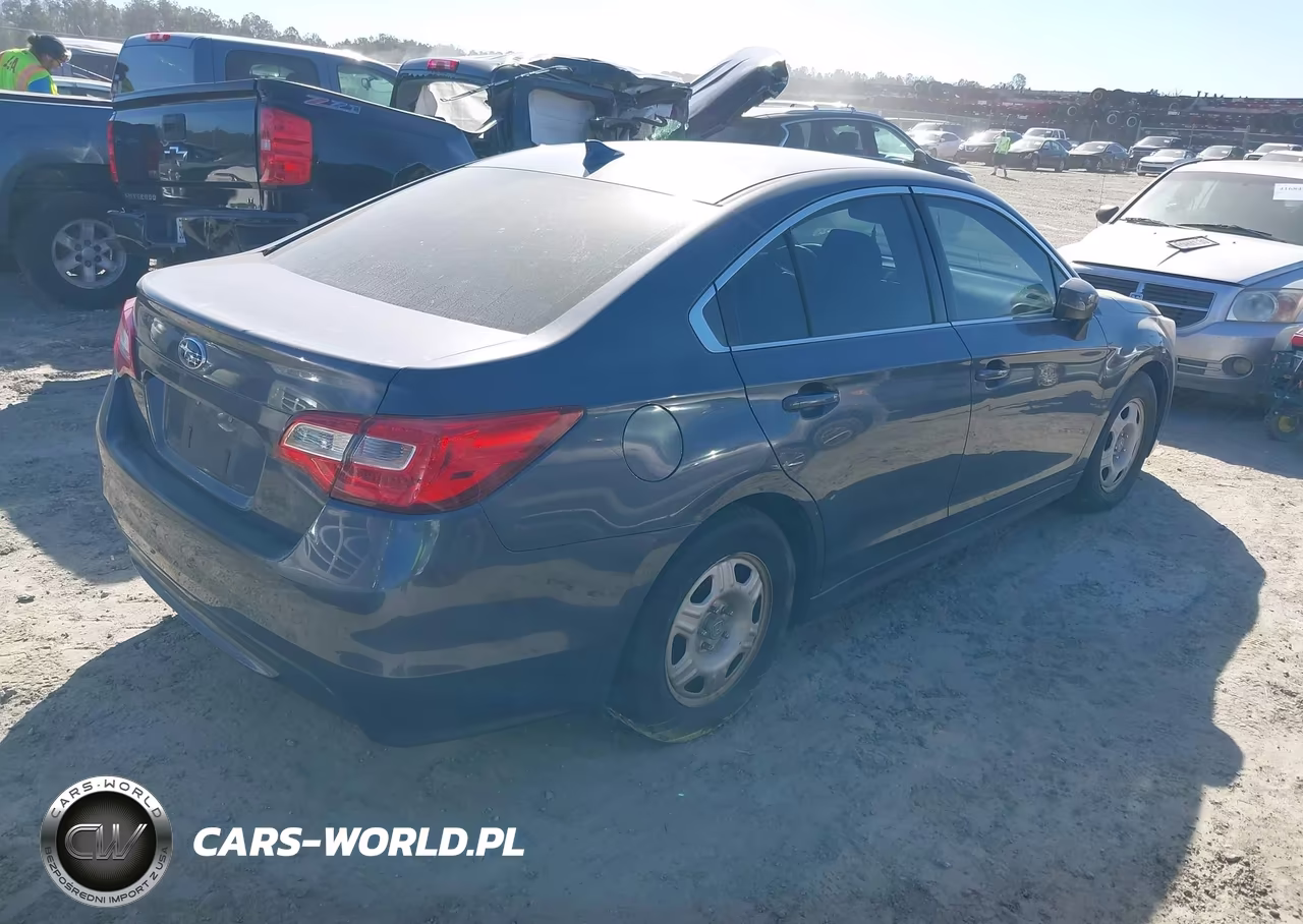 2017 Subaru Legacy 2.5I Premium VIN:4S3BNAF6XH3042262 - 4