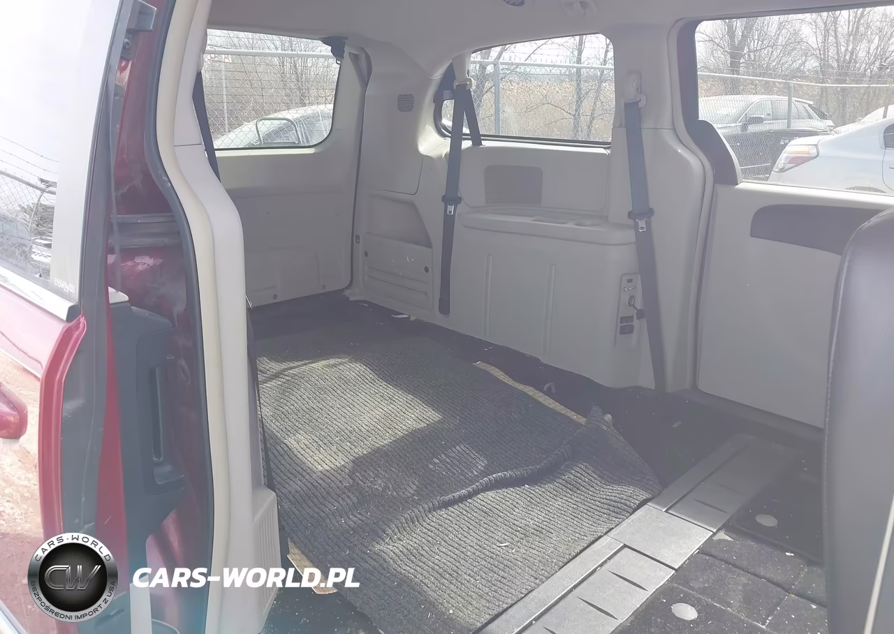 2014 Chrysler Town & Country Touring VIN:2C4RC1BG6ER294564 - 8