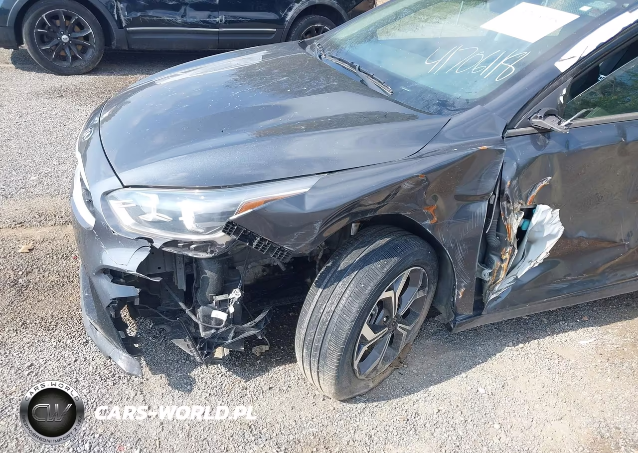 2021 Kia Forte Lxs VIN:3KPF24AD7ME271180 - 6