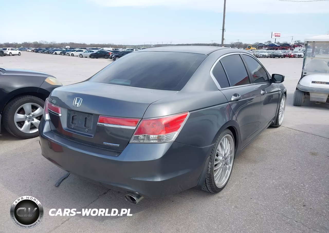 HONDA ACCORD VIN:1HGCP2F69BA055612 - 4