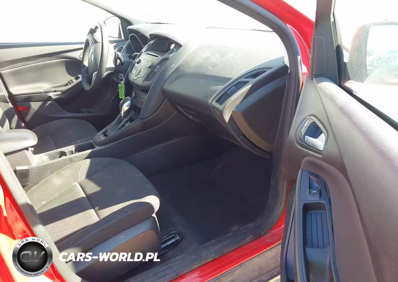 2017 Ford Focus Se VIN:1FADP3K26HL231868 - 5