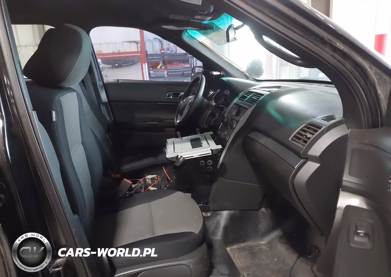 2014 Ford Police Interceptor VIN:1FM5K8AR3EGC38351 - 5