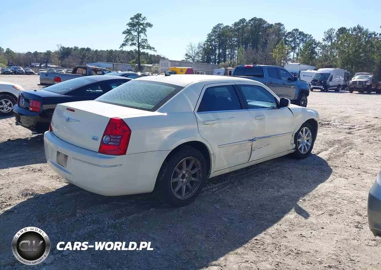 2008 Chrysler 300 Touring VIN:2C3LA53G28H238380 - 4