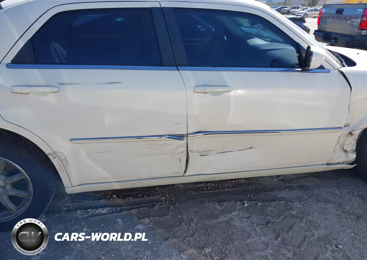 2008 Chrysler 300 Touring VIN:2C3LA53G28H238380 - 6