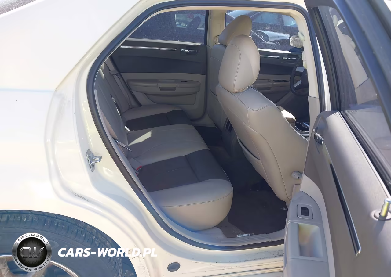 2008 Chrysler 300 Touring VIN:2C3LA53G28H238380 - 8