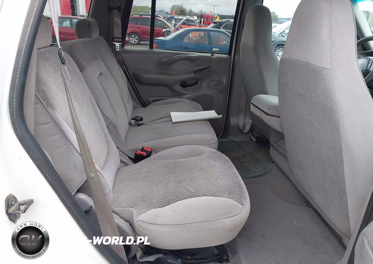 1998 Ford Expedition Eddie Bauer-Xlt VIN:1FMRU18W3WLA74963 - 8