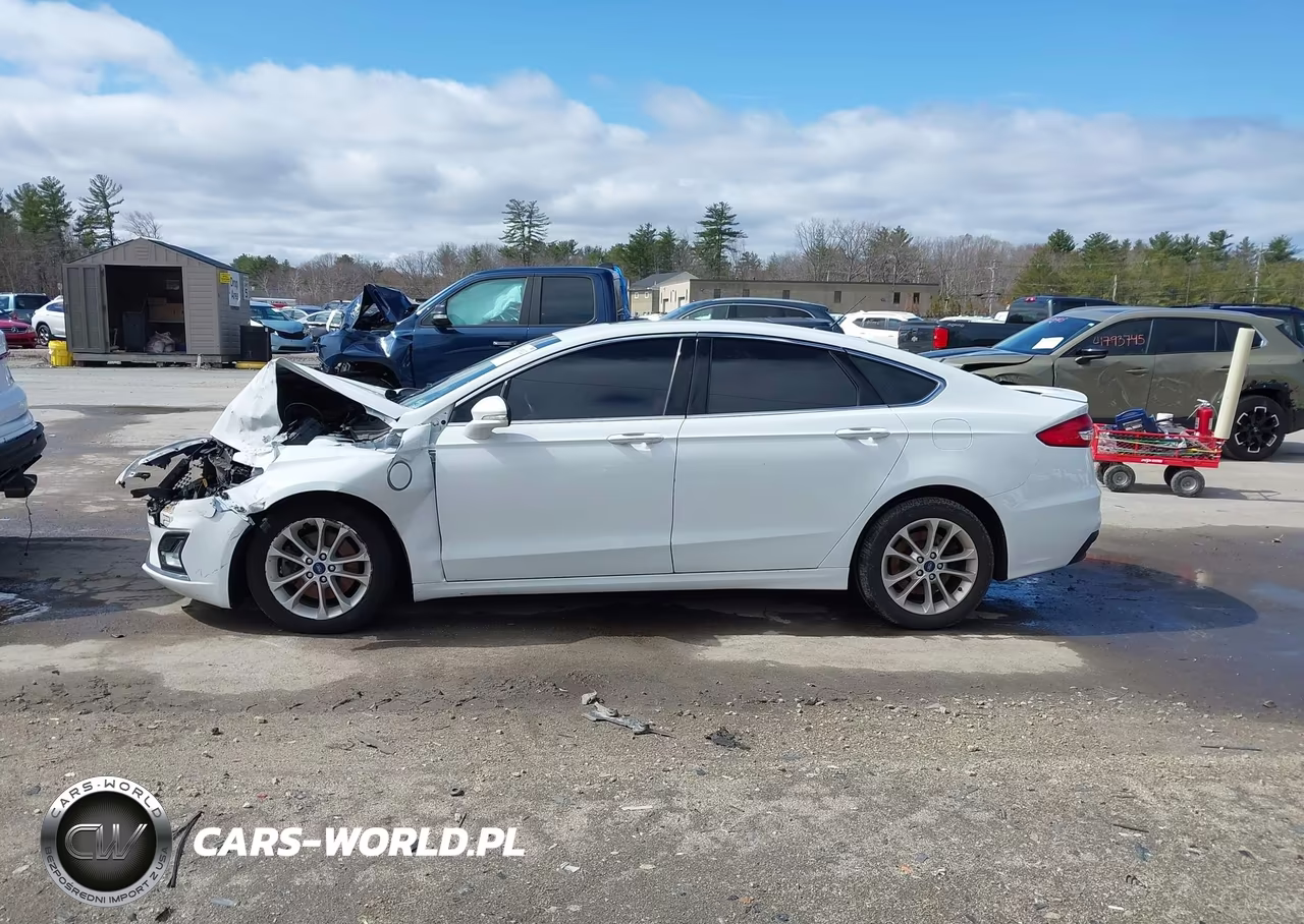 2019 Ford Fusion Energi Titanium VIN:3FA6P0SU6KR110873 - 14