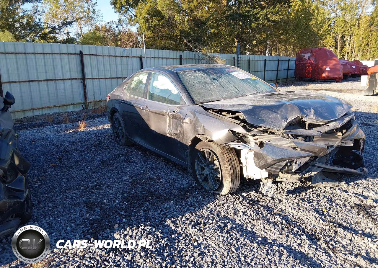 2020 Toyota Camry Le – zdjęcie 1 z 17