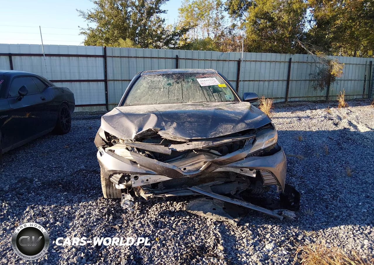2020 Toyota Camry Le VIN:4T1C11AK5LU867161 - 13