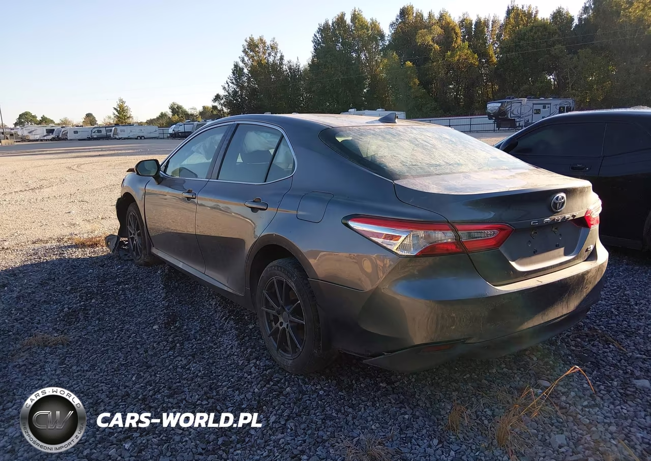 2020 Toyota Camry Le VIN:4T1C11AK5LU867161 - 3