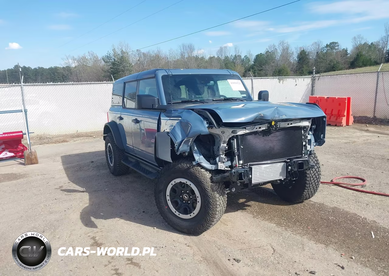 2024 Ford Bronco Black Diamond VIN:1FMEE1BPXRLB19107 - 1