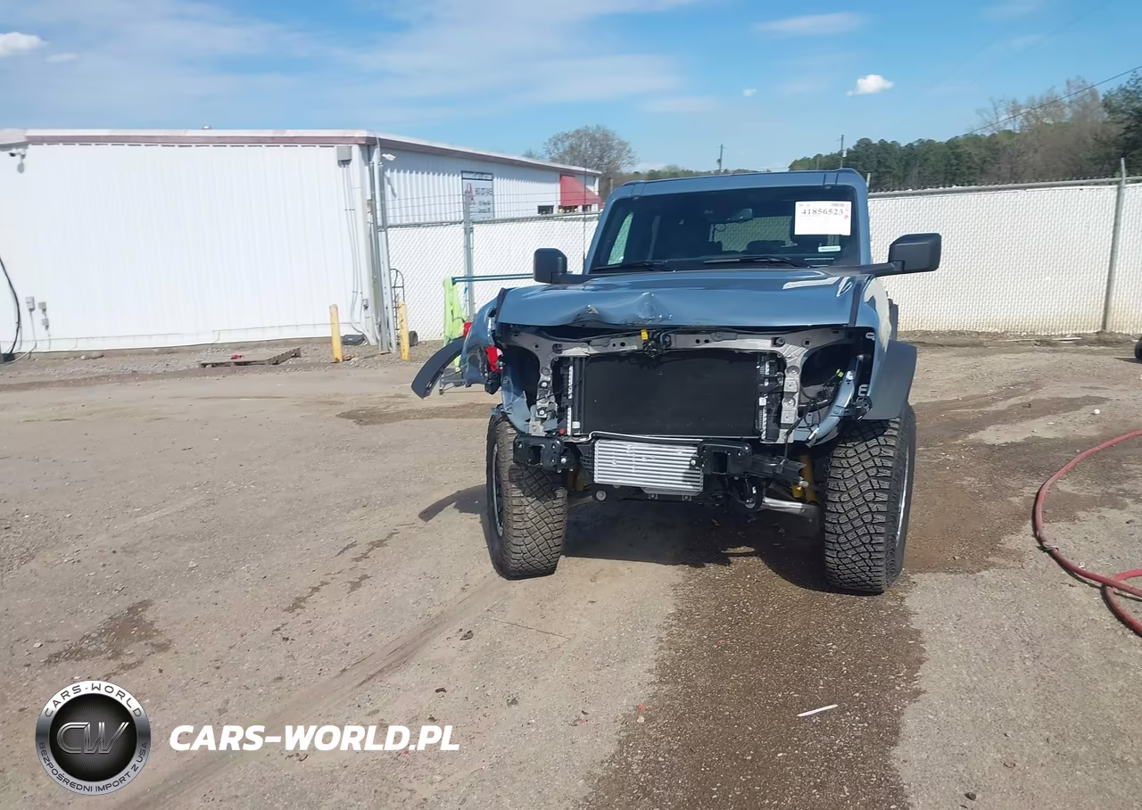 2024 Ford Bronco Black Diamond VIN:1FMEE1BPXRLB19107 - 13