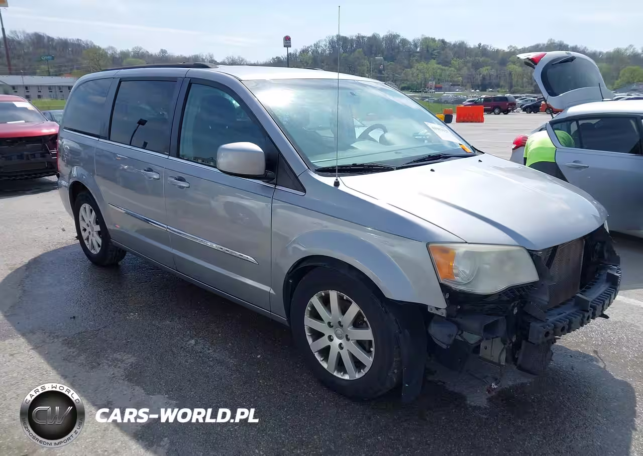 2013 Chrysler Town & Country Touring
