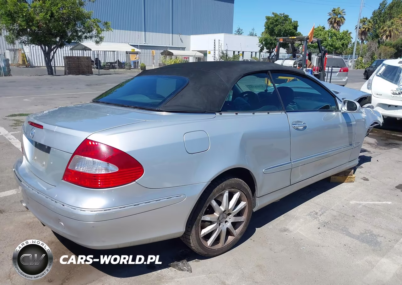2007 Mercedes-Benz Clk 350 VIN:WDBTK56F57T080788 - 4