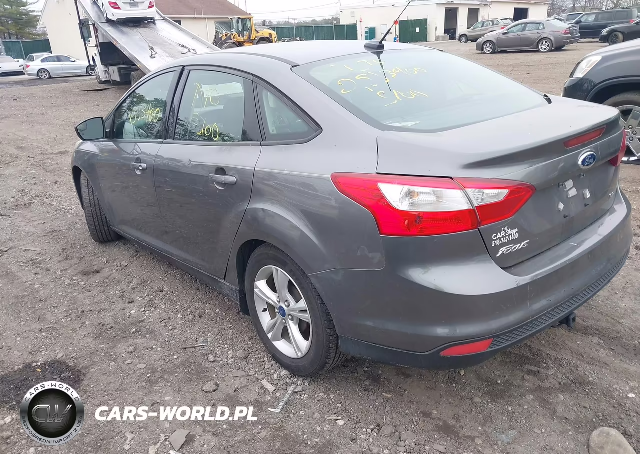 2014 Ford Focus Se VIN:1FADP3F26EL221380 - 3