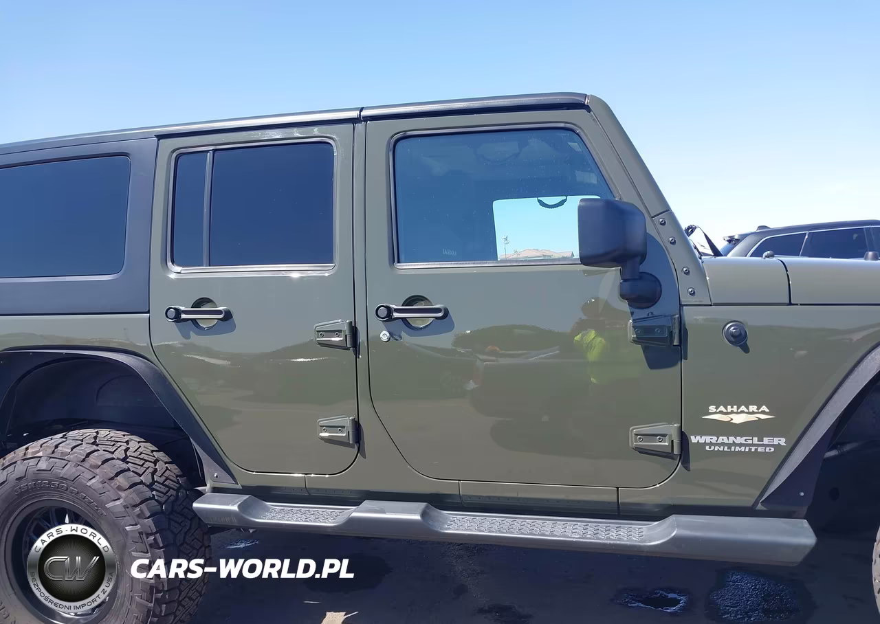 2015 Jeep Wrangler Unlimited Sahara VIN:1C4BJWEG7FL732387 - 13