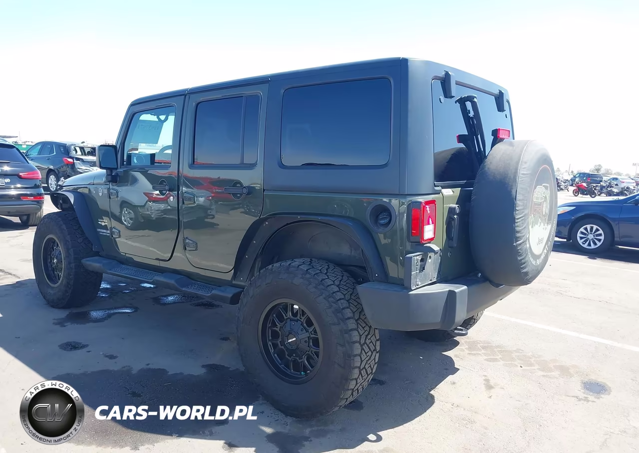 2015 Jeep Wrangler Unlimited Sahara VIN:1C4BJWEG7FL732387 - 3