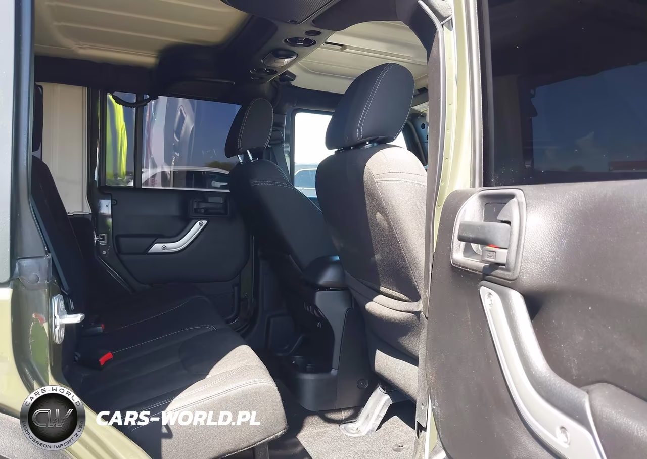2015 Jeep Wrangler Unlimited Sahara VIN:1C4BJWEG7FL732387 - 8