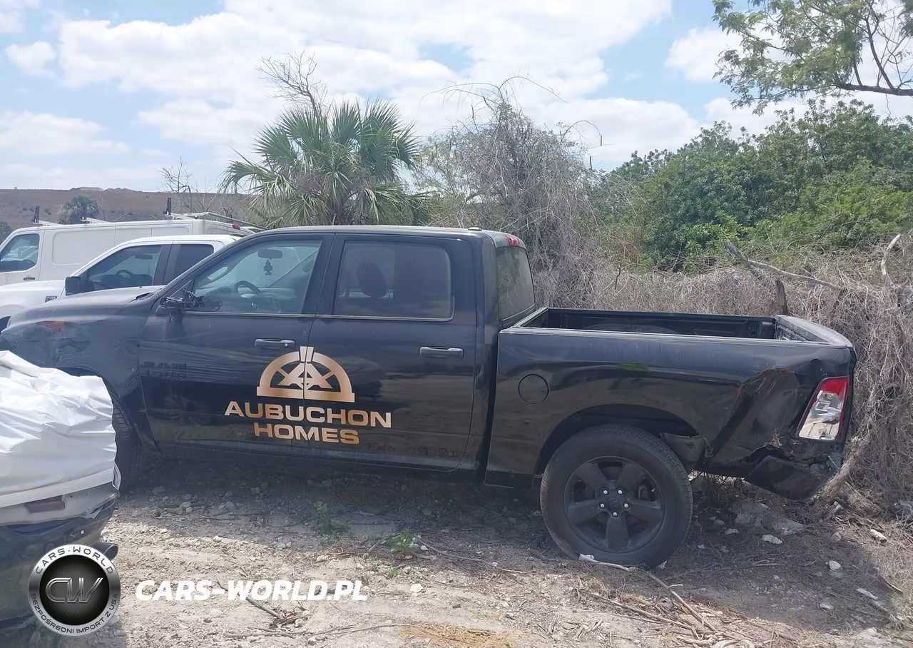 2018 Ram 1500 VIN:1C6RR6KG0JS300032 - 14