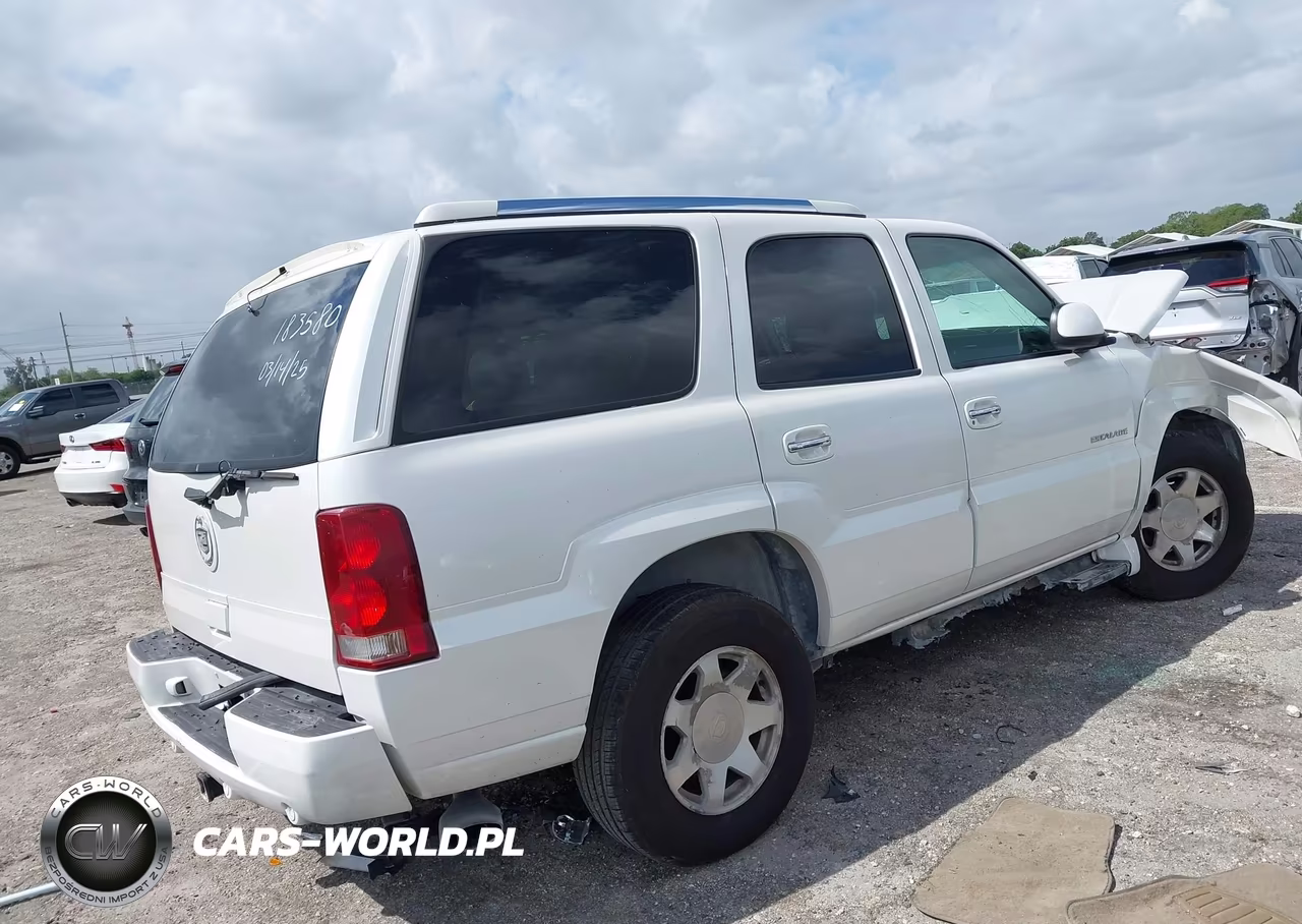 2002 Cadillac Escalade Standard VIN:1GYEC63T42R183580 - 4