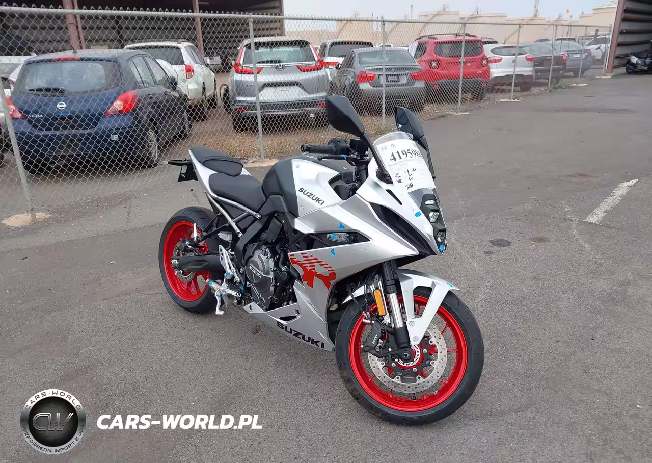 SUZUKI