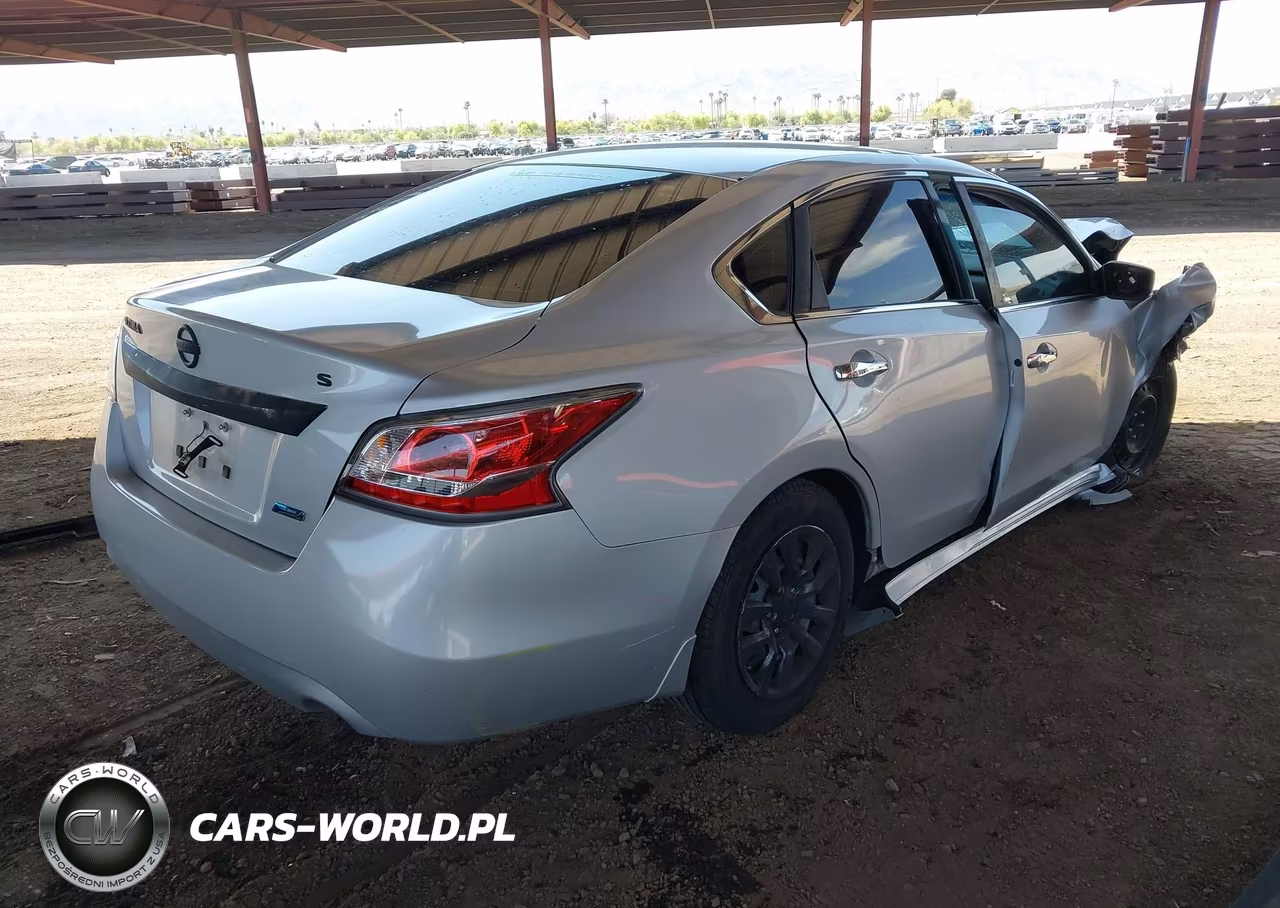 2014 Nissan Altima 2.5 S VIN:1N4AL3AP4EN248762 - 4