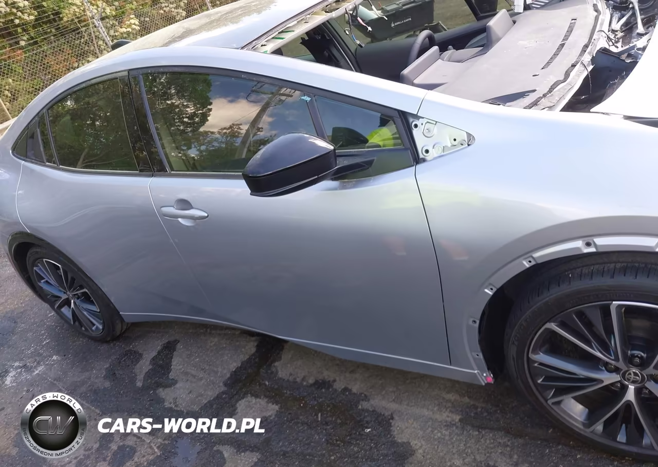 2025 Toyota Prius Xle VIN:JTDACAAU5S3051322 - 13