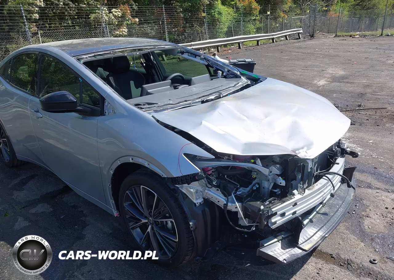2025 Toyota Prius Xle VIN:JTDACAAU5S3051322 - 17