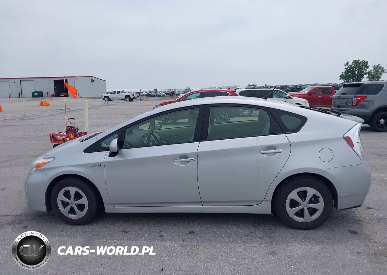 2013 Toyota Prius VIN:JTDKN3DU2D5608507 - 14