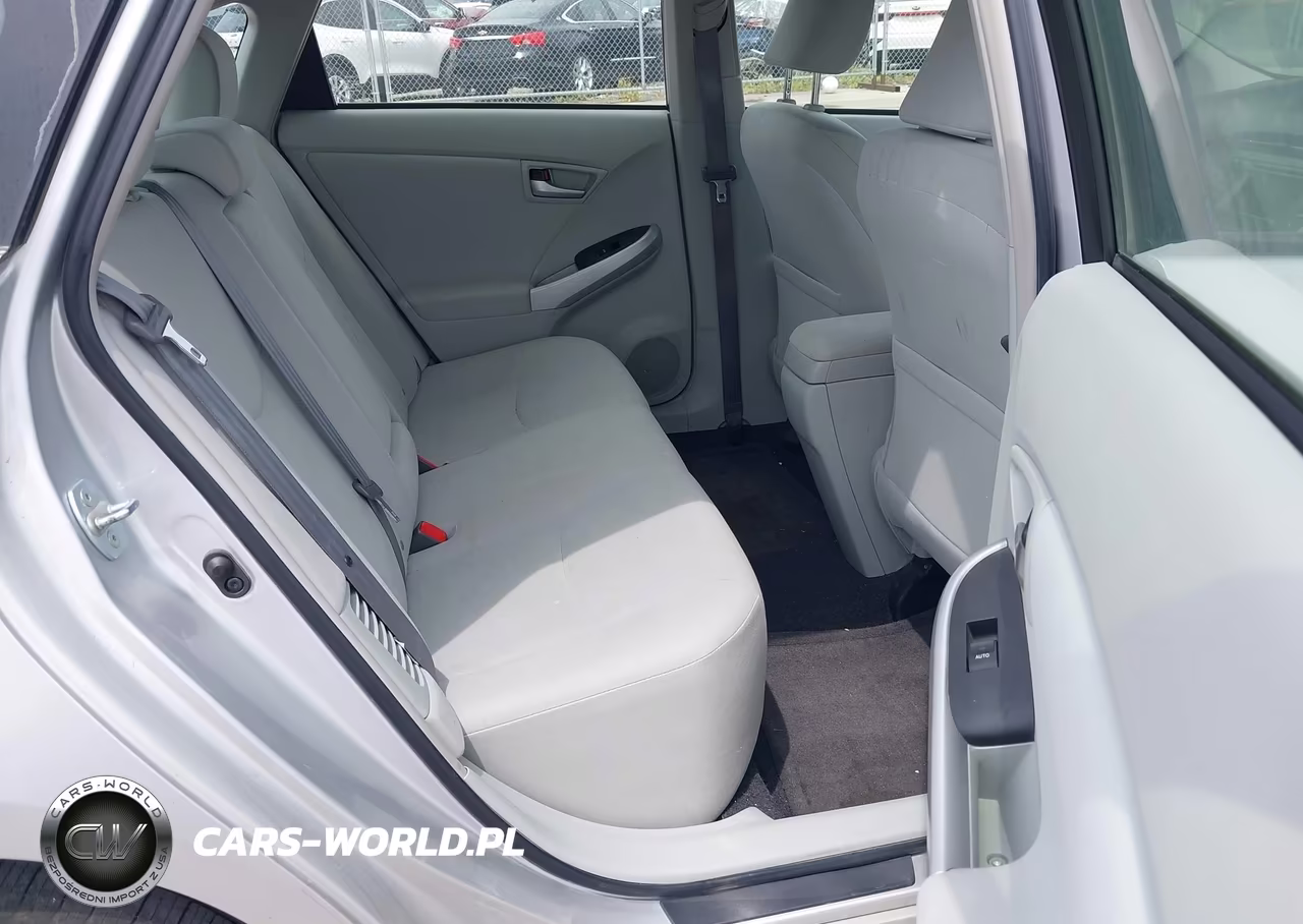 2013 Toyota Prius VIN:JTDKN3DU2D5608507 - 8