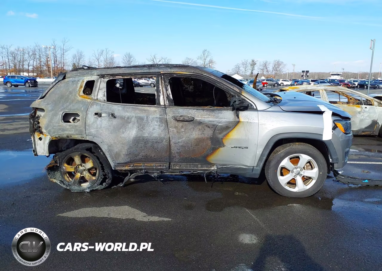 2019 Jeep Compass Latitude 4X4 VIN:3C4NJDBB8KT847654 - 13