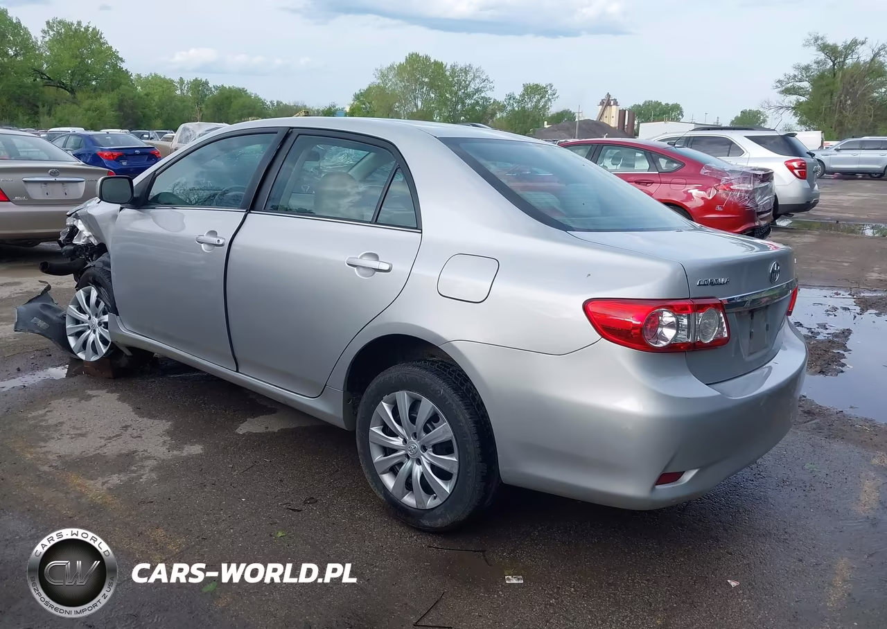 2013 Toyota Corolla Le VIN:2T1BU4EE3DC938840 - 3