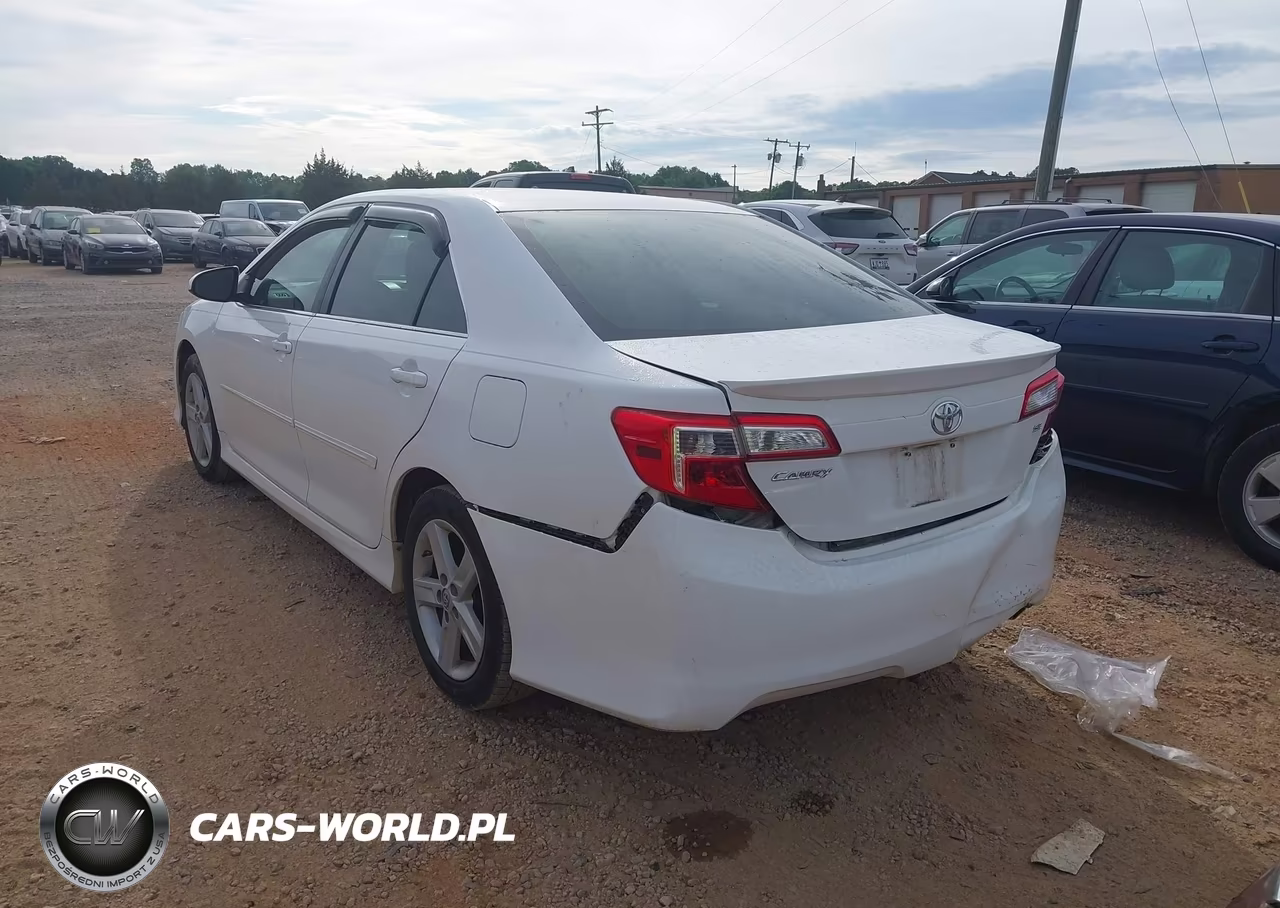 2016 Toyota Camry Se VIN:4T1BF1FK6DU705384 - 3