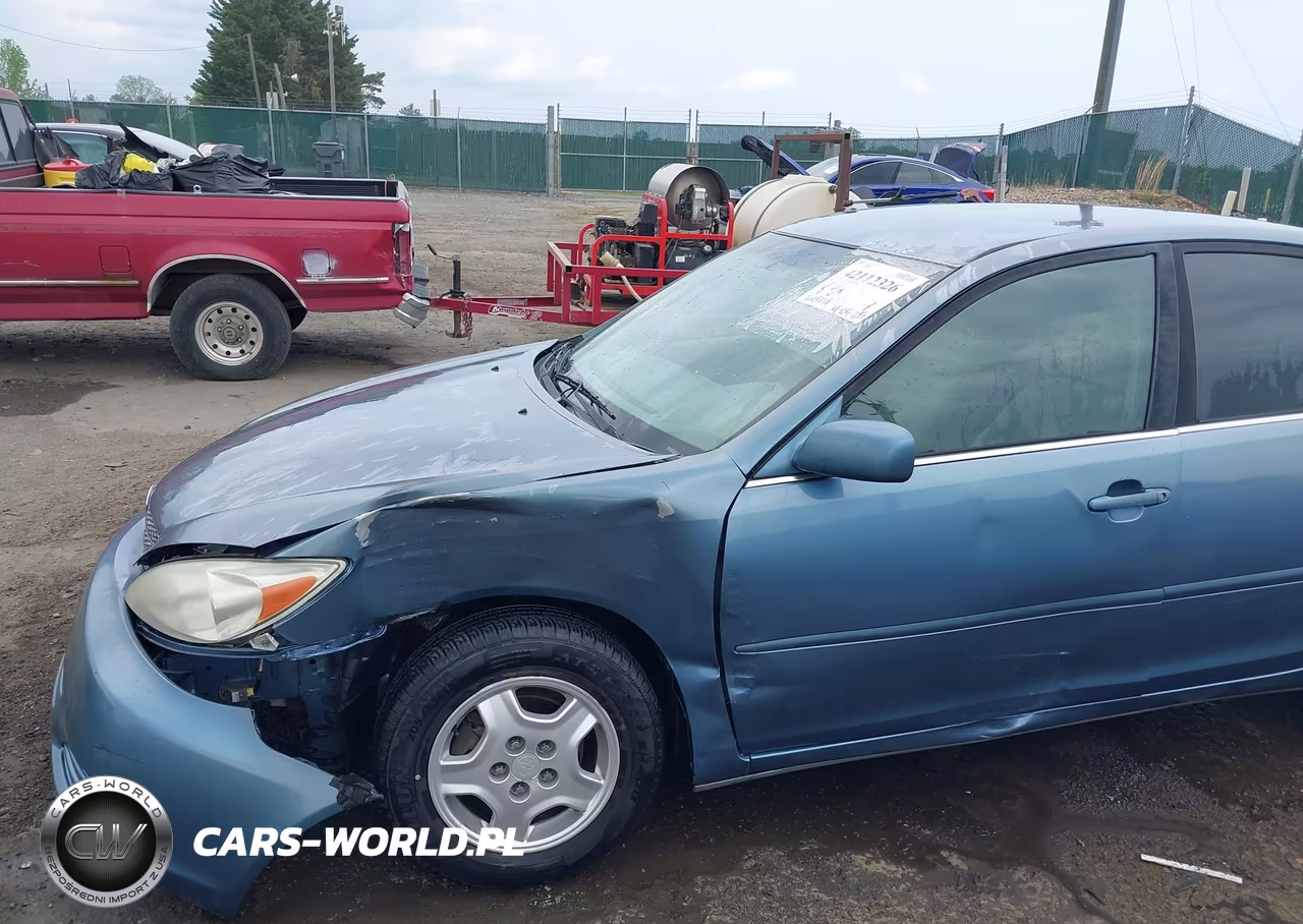2002 Toyota Camry Le V6 VIN:4T1BF32K02U518382 - 17