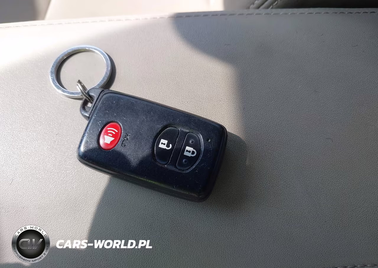 2015 Toyota Prius Four VIN:JTDKN3DU6F0413011 - 11