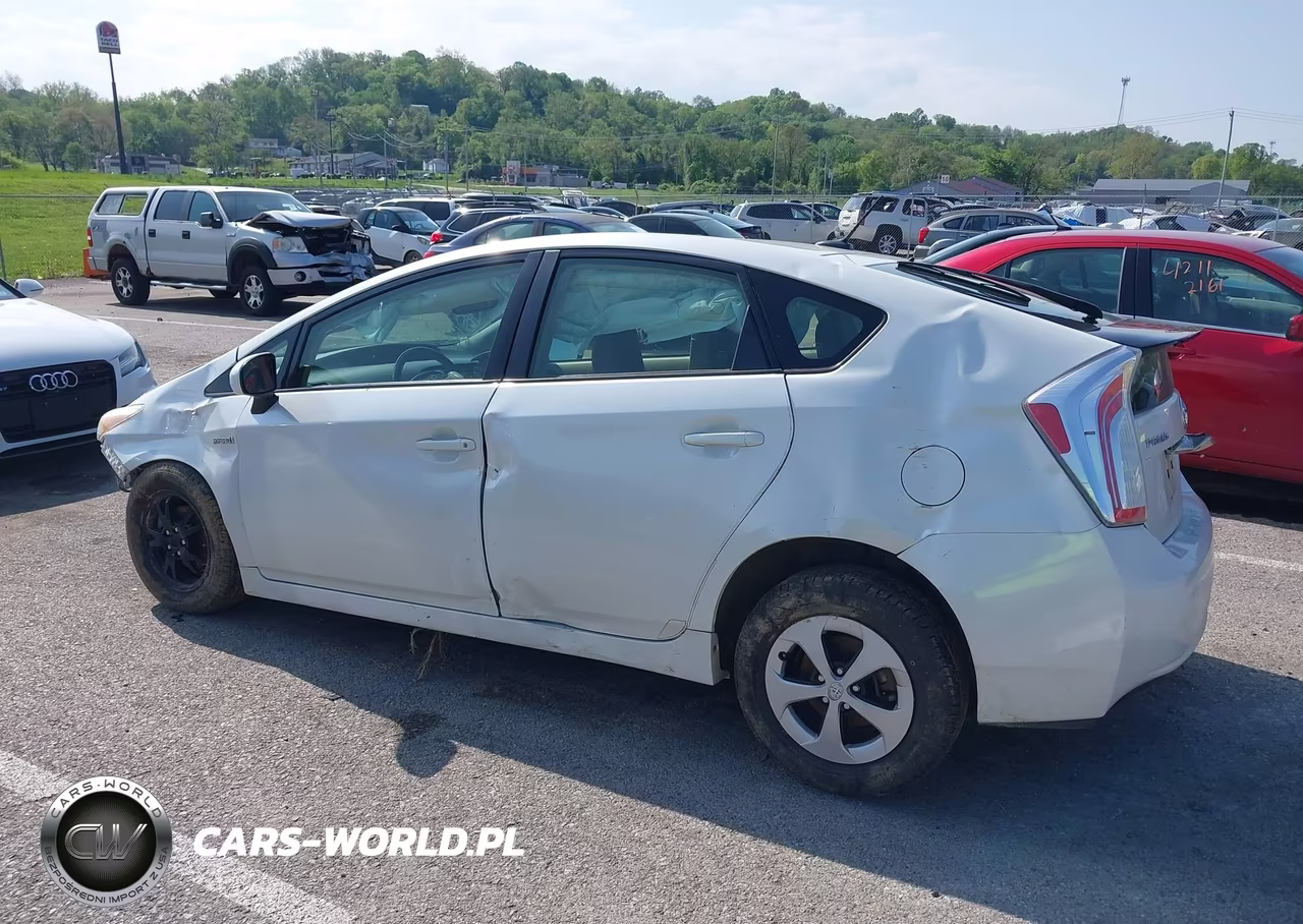 2015 Toyota Prius Four VIN:JTDKN3DU6F0413011 - 14