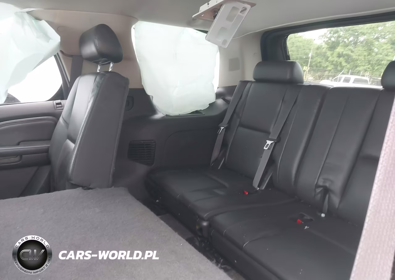 2010 Cadillac Escalade Premium VIN:1GYUKCEF8AR168373 - 8