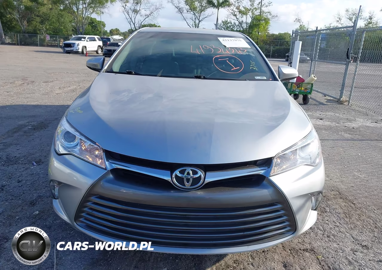 2017 Toyota Camry Le VIN:4T1BF1FK5HU346633 - 12