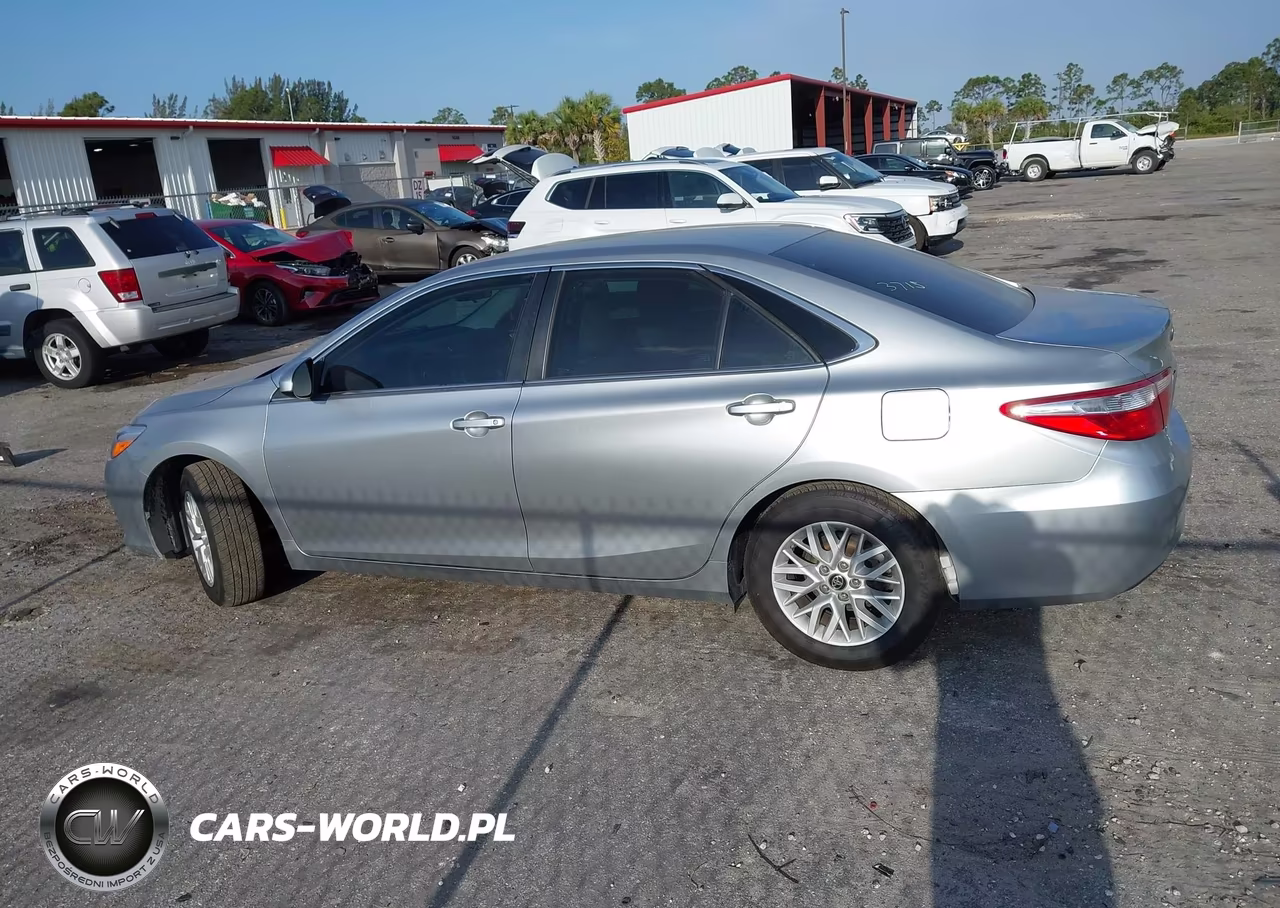 2017 Toyota Camry Le VIN:4T1BF1FK5HU346633 - 14