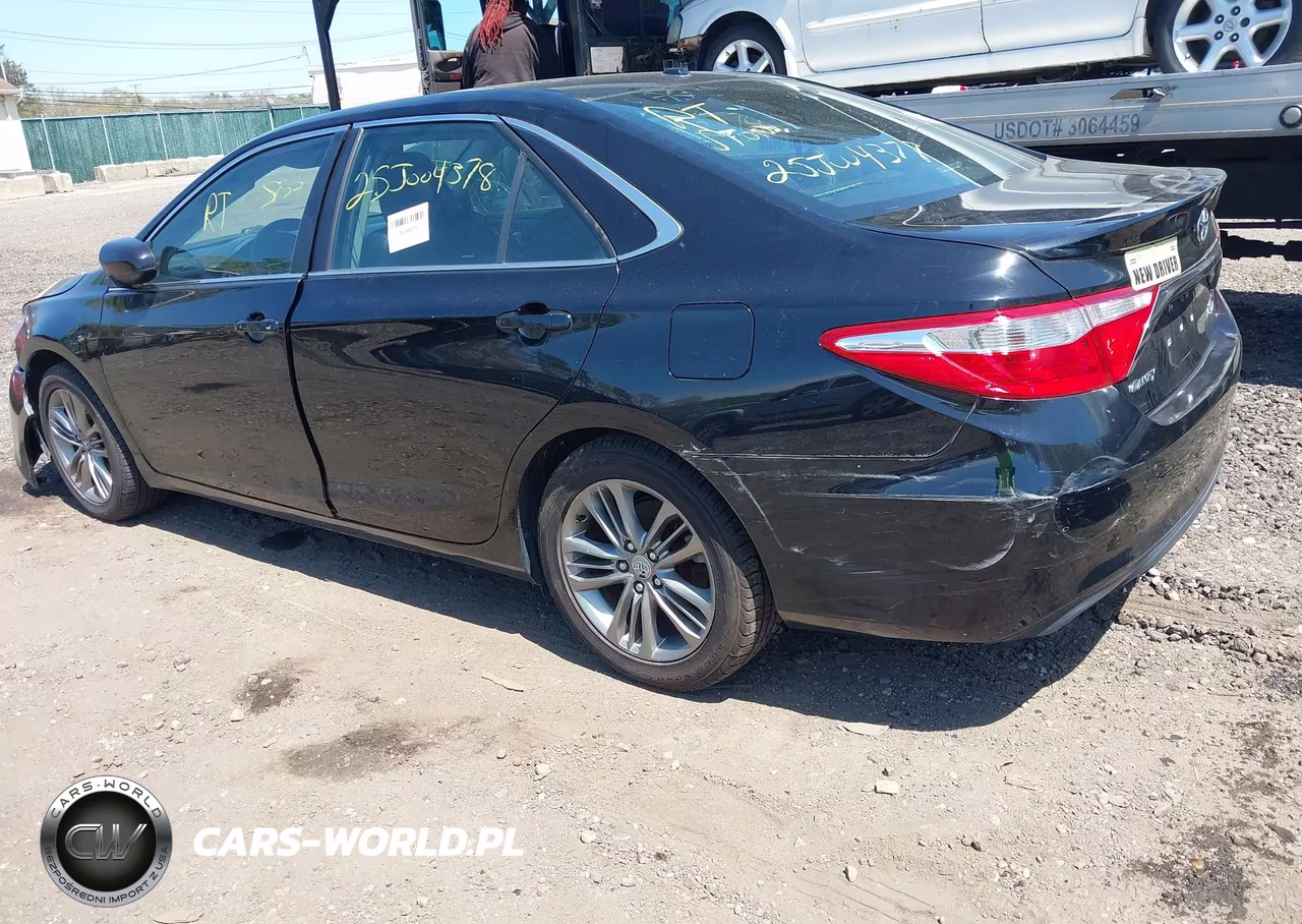 2016 Toyota Camry Se VIN:4T1BF1FK7GU555970 - 3