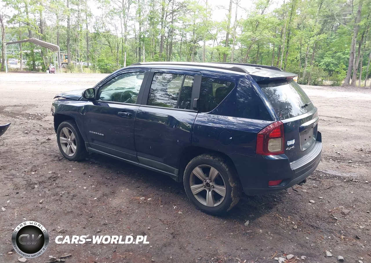 2014 Jeep Compass Latitude VIN:1C4NJDEBXED621542 - 3